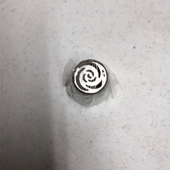 3 piece Cake Decoration Set - Picture 3 of 6